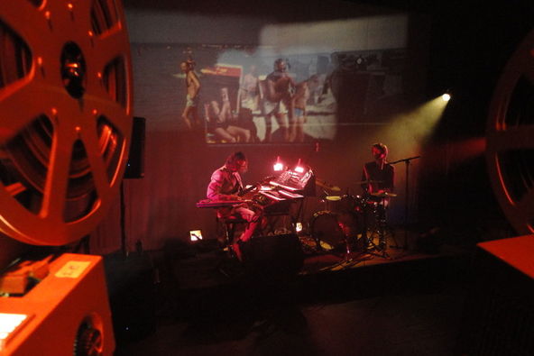 SOUND 8 ORCHESTRA + MINI EXPO AU 35 MM