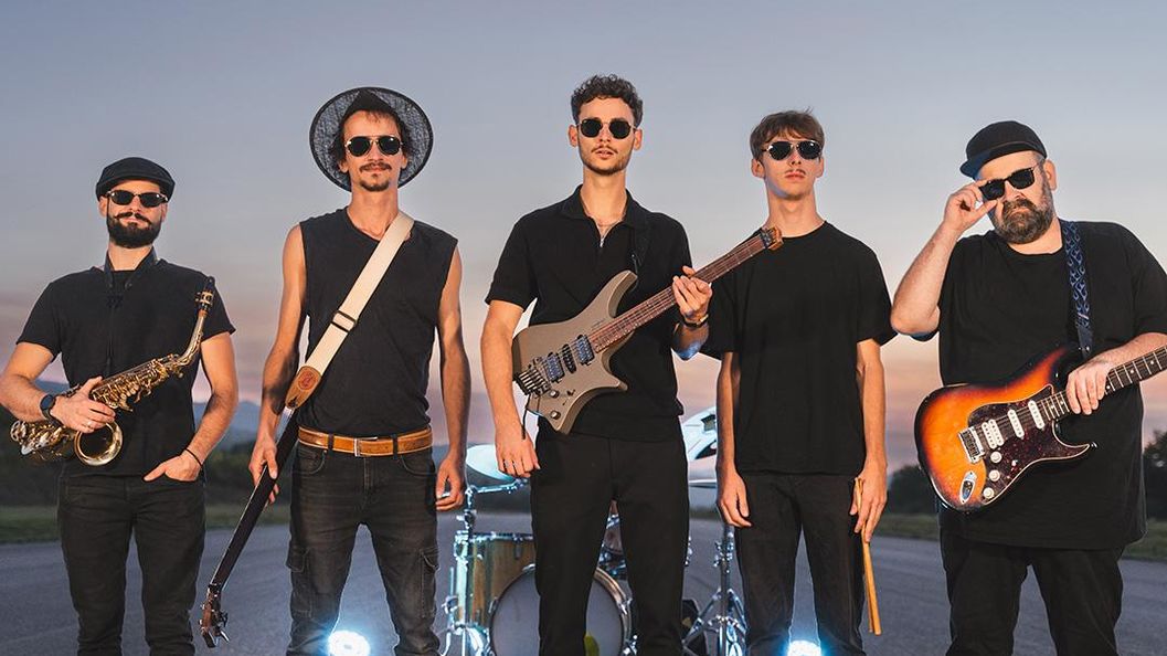 VERNISSAGE INTIMIST + DEEP SHELTER