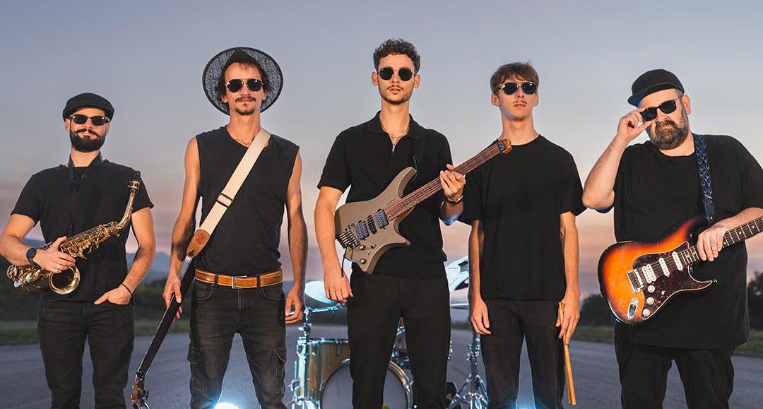 VERNISSAGE INTIMIST + DEEP SHELTER